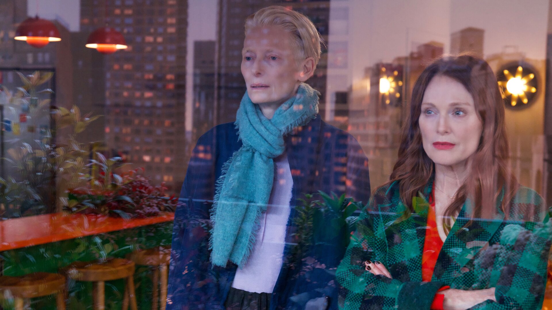 Room Next Door - Szenen - ov - 03 Scene Picture © El Deseo, photo by Iglesias Más Room Next Door - Szenen - ov - 03 Scene Picture © El Deseo, photo by Iglesias Más